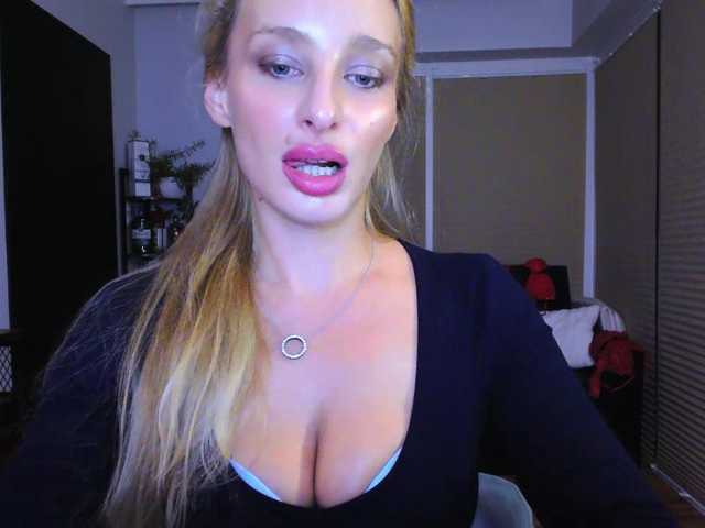 MarilynShow live cam on BongaCams