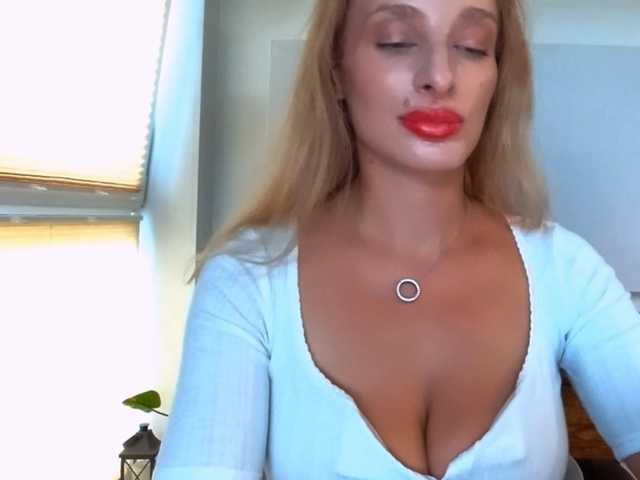 MarilynShow live cam on BongaCams