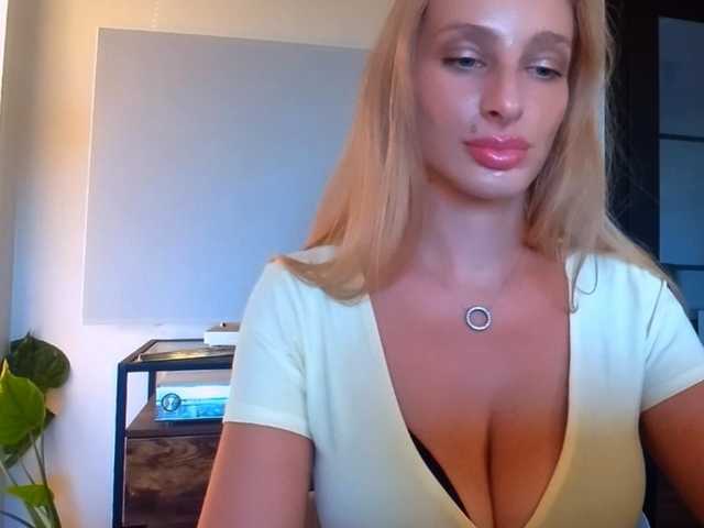MarilynShow live cam on BongaCams