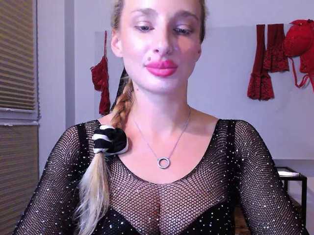 MarilynShow live cam on BongaCams