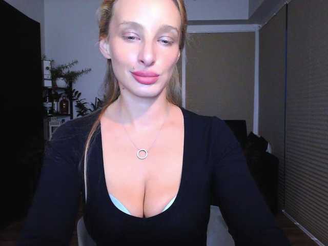 MarilynShow live cam on BongaCams
