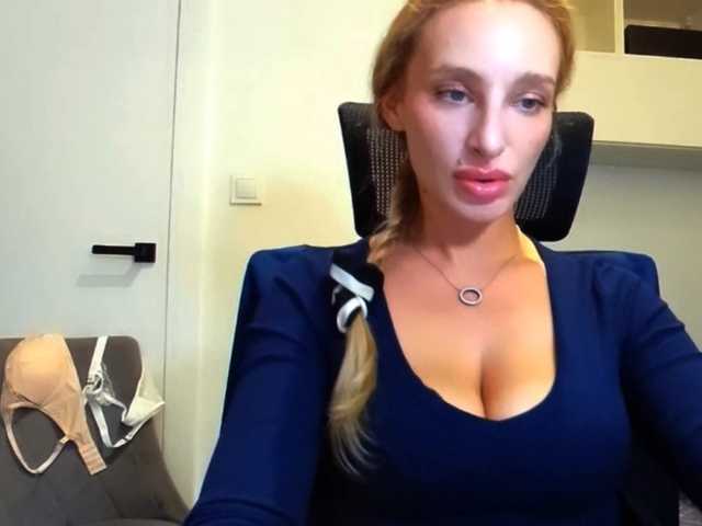 MarilynShow live cam on BongaCams
