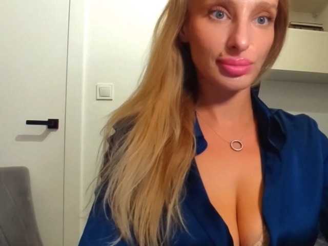 MarilynShow live cam on BongaCams