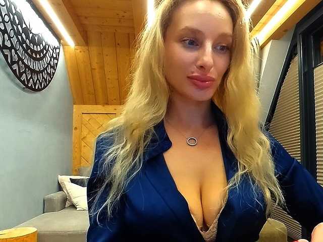 MarilynShow live cam on BongaCams