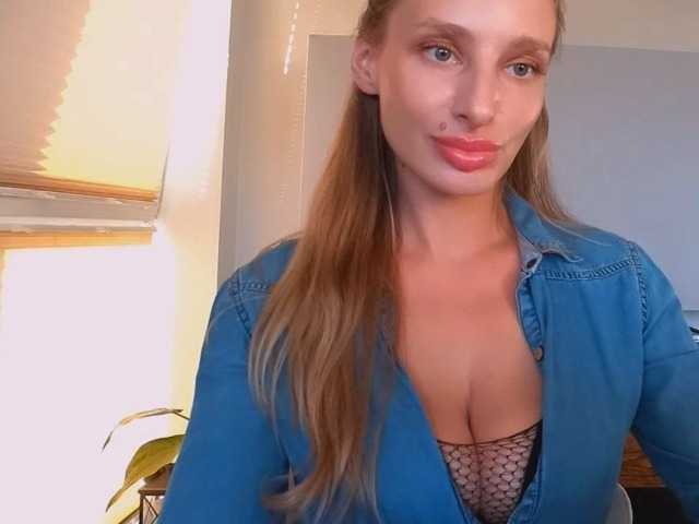 MarilynShow live cam on BongaCams