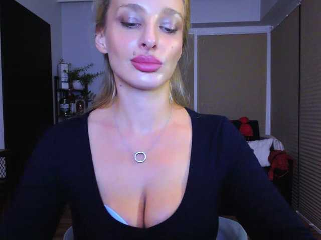 MarilynShow live cam on BongaCams