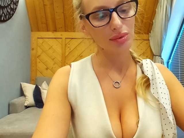 MarilynShow live cam on BongaCams