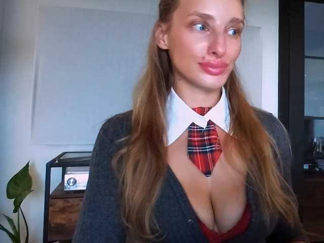 MarilynShow live cam on BongaCams
