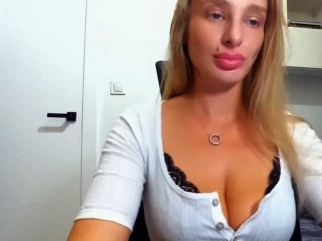 MarilynShow live cam on BongaCams