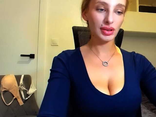 MarilynShow live cam on BongaCams