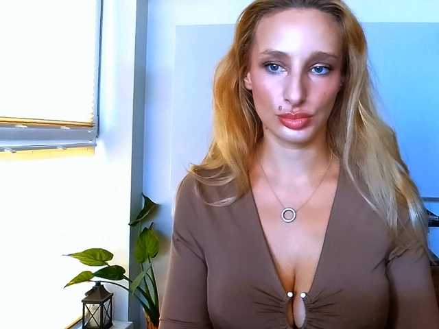 MarilynShow live cam on BongaCams