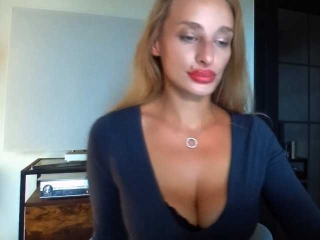 MarilynShow live cam on BongaCams