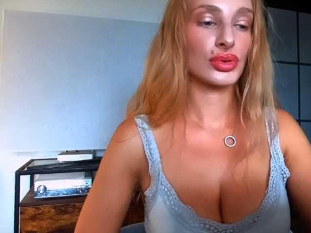 MarilynShow live cam