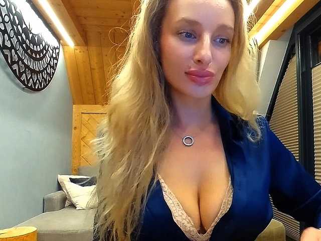 MarilynShow live cam on BongaCams