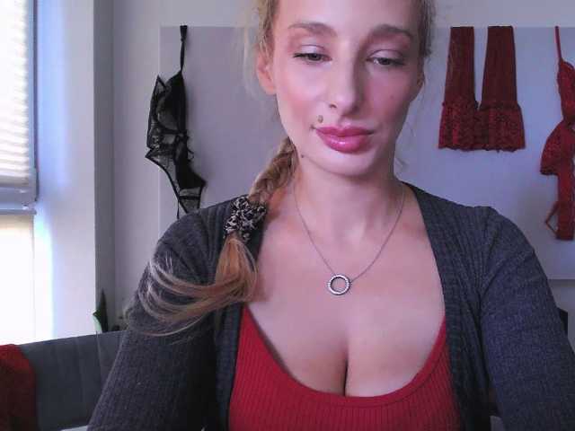 MarilynShow live cam on BongaCams