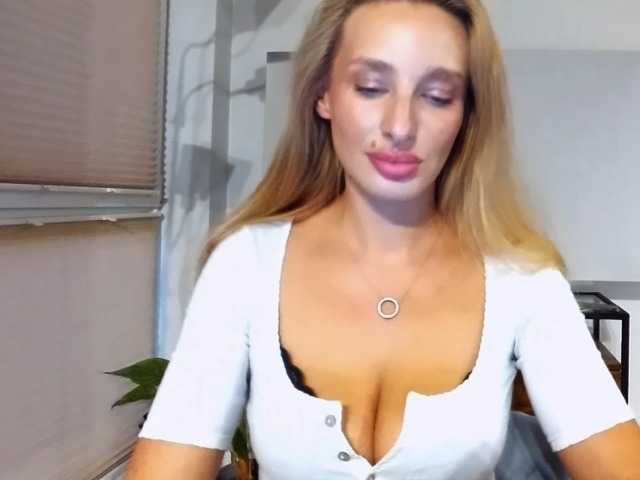 MarilynShow live cam on BongaCams