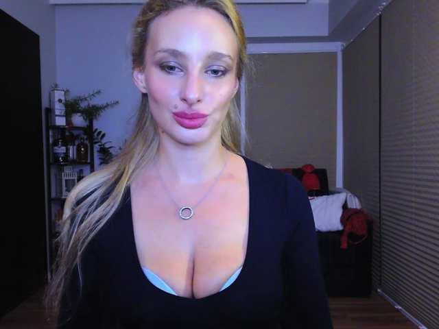 MarilynShow live cam on BongaCams