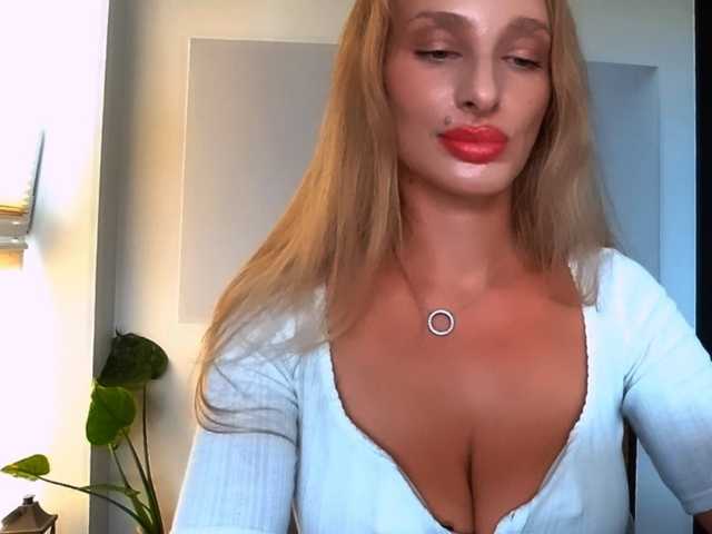 MarilynShow live cam on BongaCams