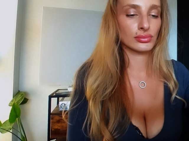 MarilynShow live webcam show