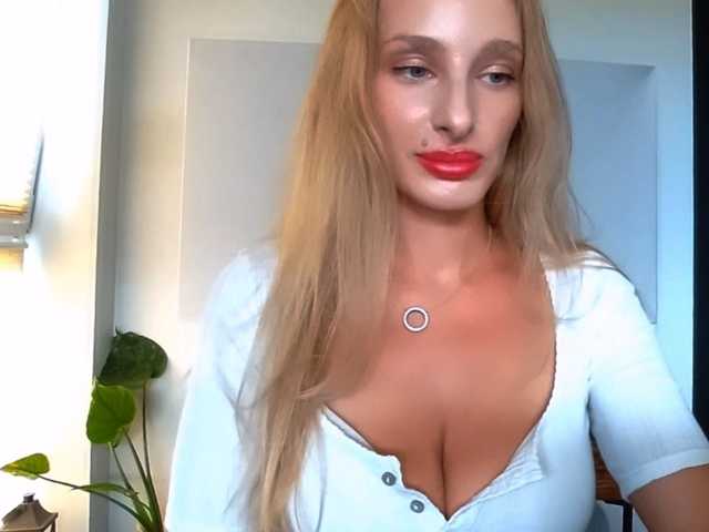 MarilynShow live cam on BongaCams