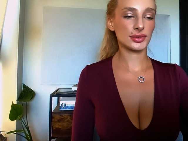MarilynShow live cam on BongaCams