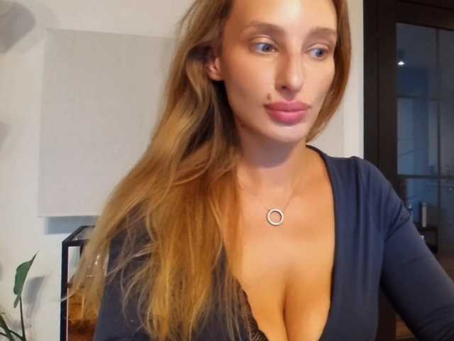 MarilynShow live webcam show