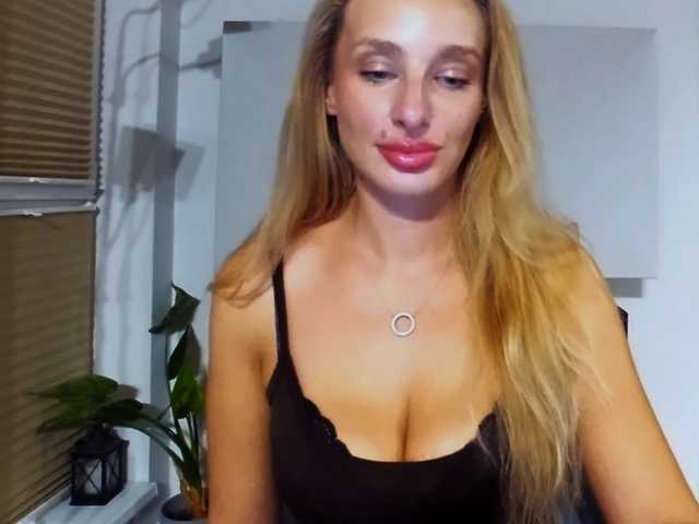 MarilynShow, en directo ahora en BongaCams
