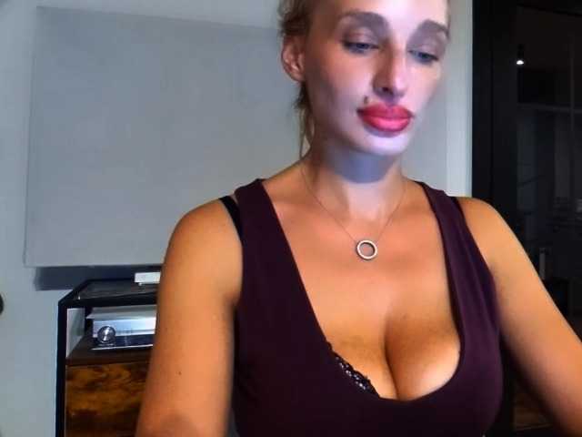 MarilynShow live cam on BongaCams