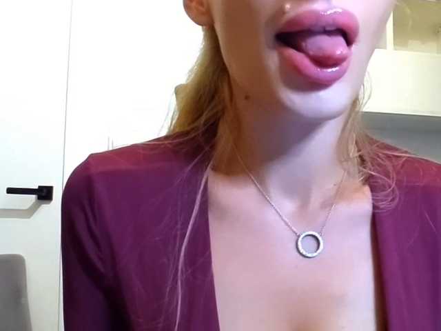 MarilynShow live cam on BongaCams