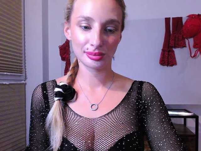 MarilynShow live cam on BongaCams