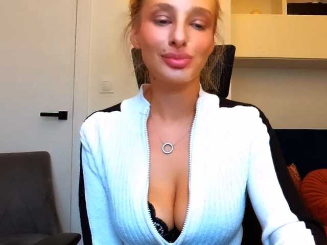 MarilynShow live cam on BongaCams