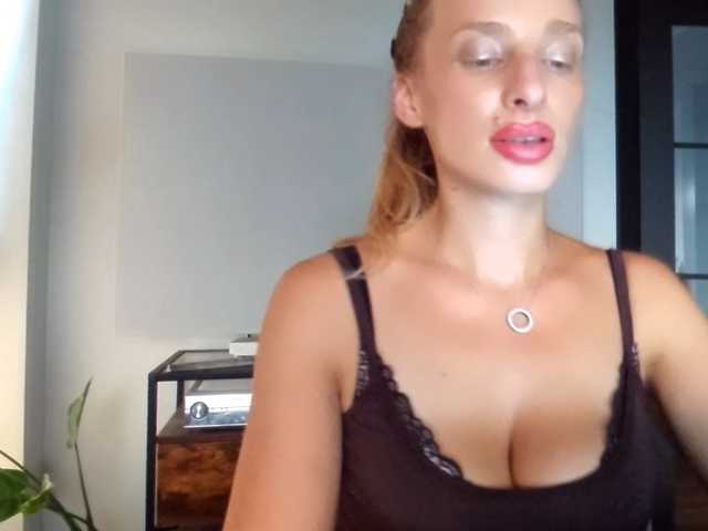 MarilynShow live cam on BongaCams