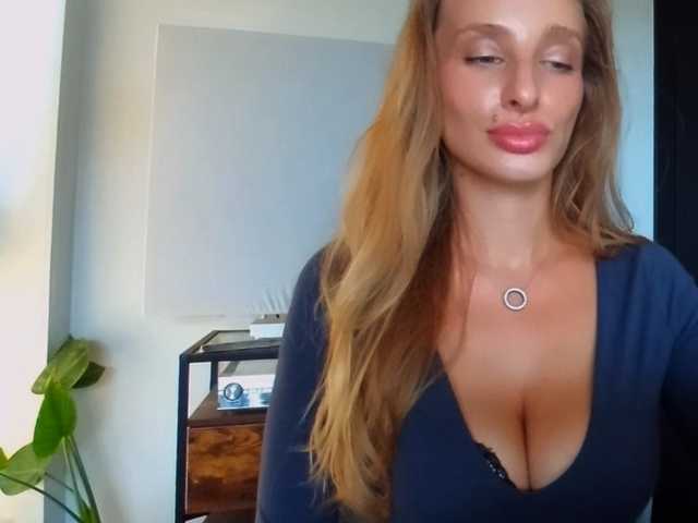 MarilynShow live cam on BongaCams