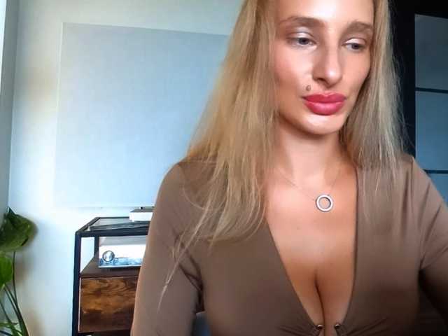 MarilynShow live cam on BongaCams