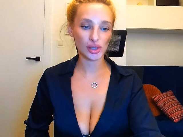 MarilynShow live cam on BongaCams