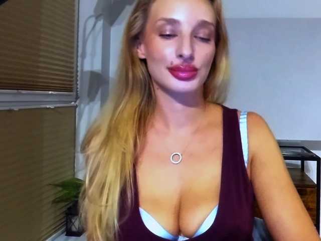 MarilynShow live cam on BongaCams