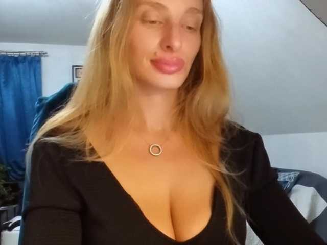 MarilynShow live cam on BongaCams