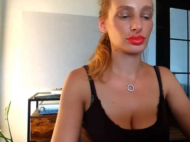 MarilynShow live cam on BongaCams