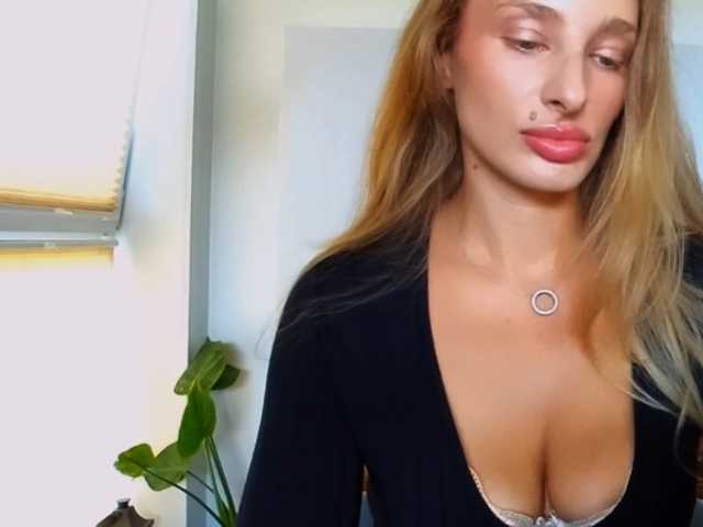 MarilynShow live webcam show