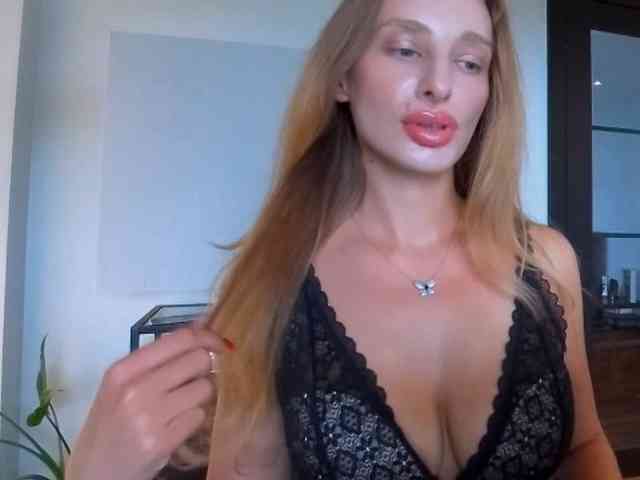 MarilynShow webcam