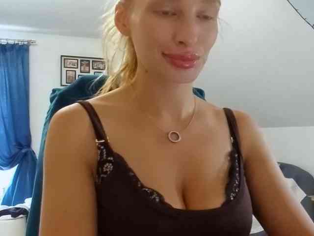 MarilynShow webcam