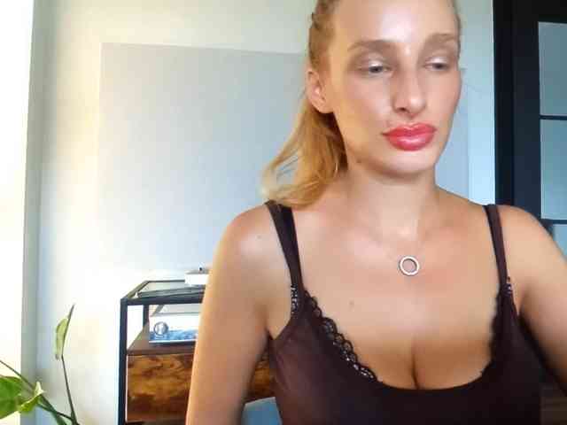 MarilynShow webcam