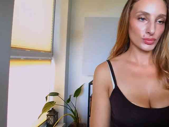 MarilynShow webcam