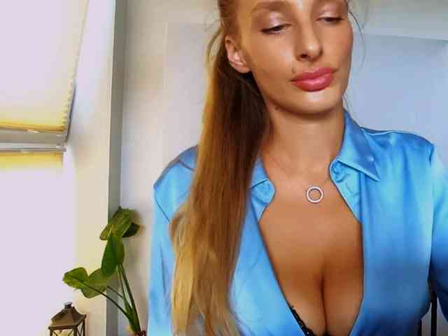 MarilynShow webcam