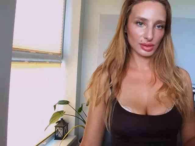 MarilynShow webcam