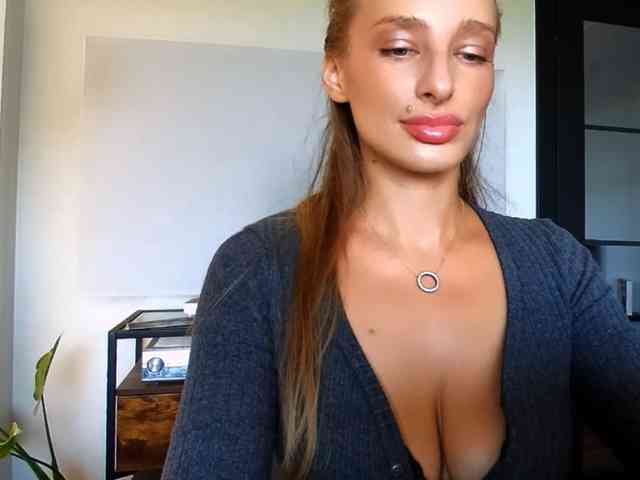 MarilynShow webcam