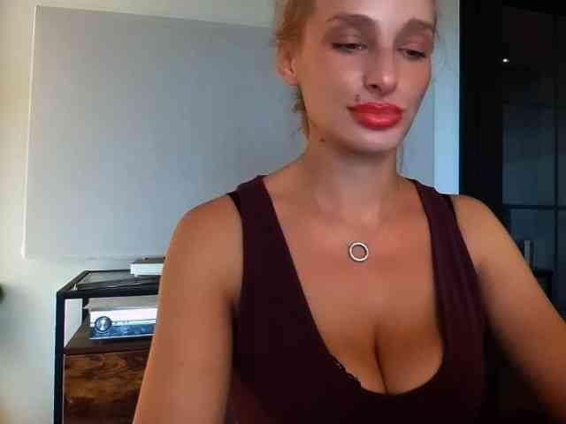 MarilynShow webcam