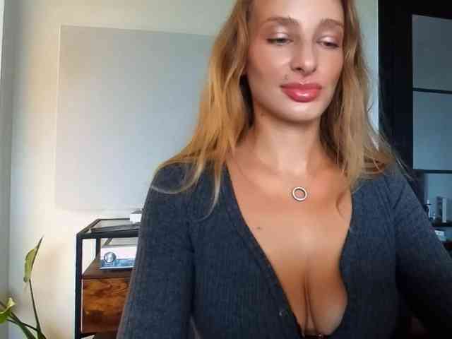 MarilynShow webcam