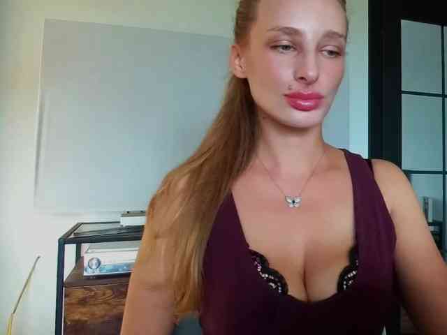 Model: MarilynShow