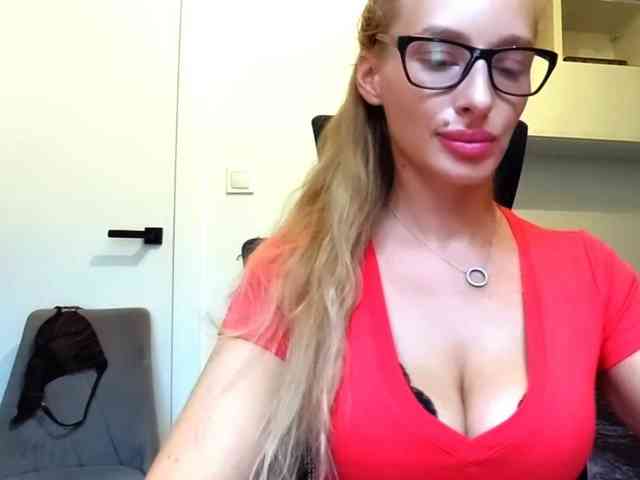 Model: MarilynShow